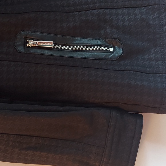 XS black Michael Kors herringbone winter jacket. - Picture 4 of 8